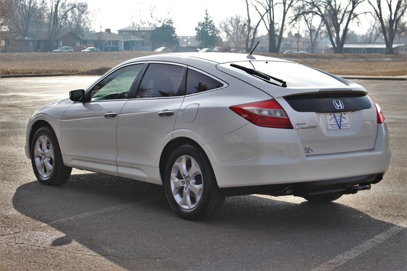 Honda Accord Crosstour Photos