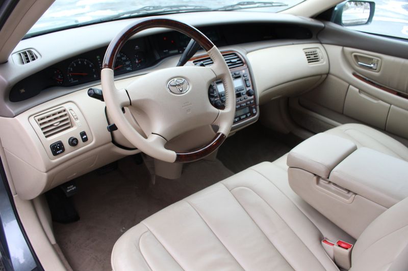 2004 Toyota Avalon Photos