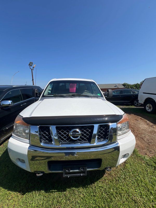 2011 Nissan Titan SV