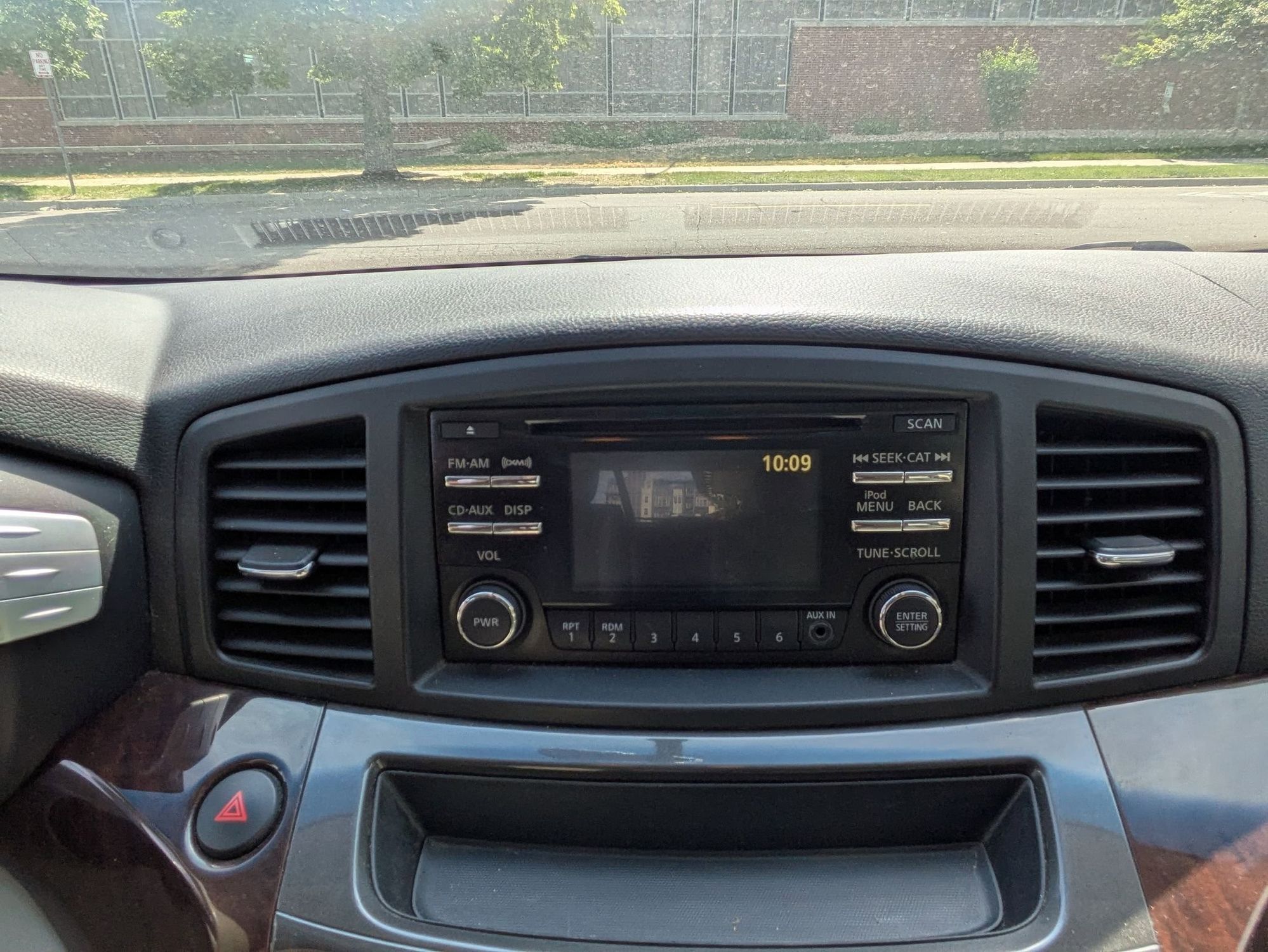 2012 Nissan Quest SV - Photo 16