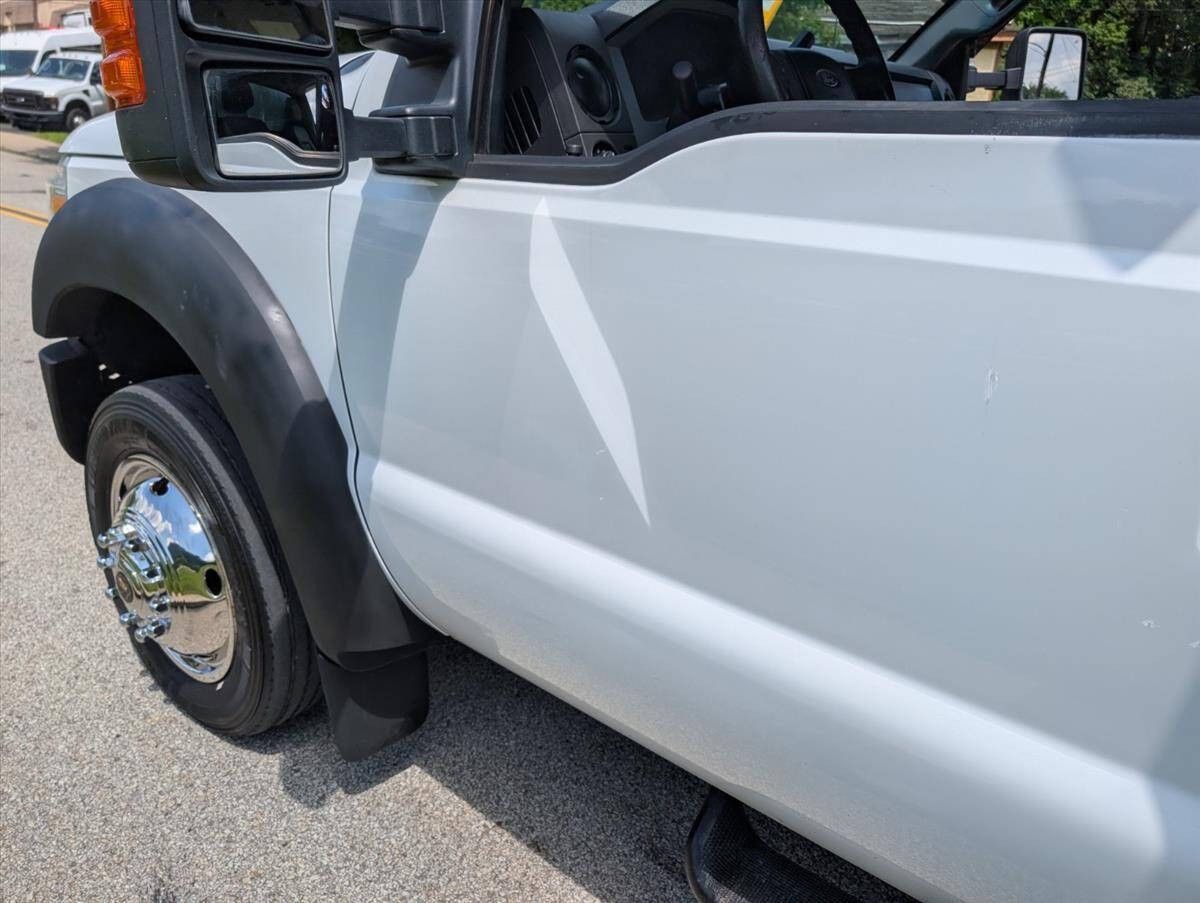 2011 Ford F-550 Super Duty 83