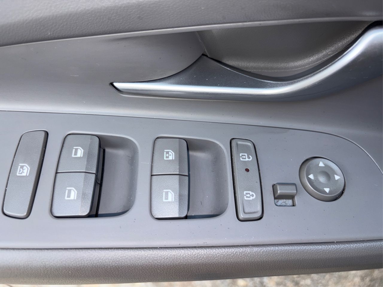 2024 Hyundai Elantra SEL - Photo 32