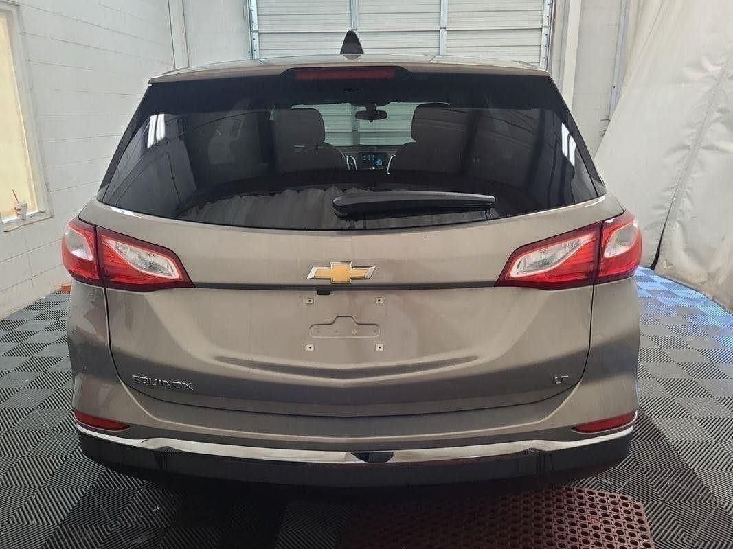 2018 Chevrolet Equinox LT photo 3