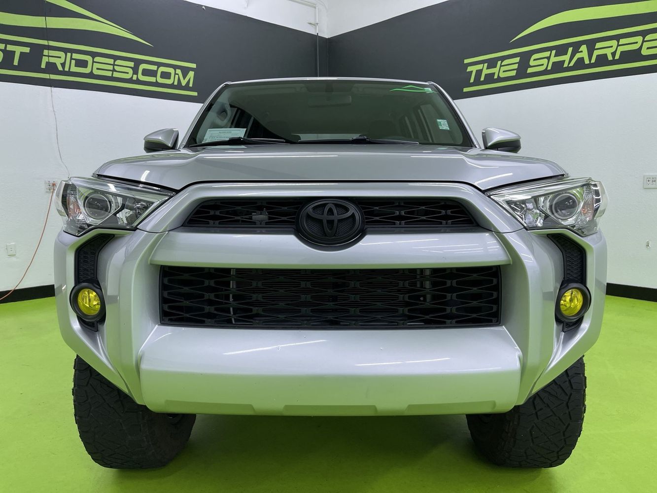 2018 Toyota 4Runner SR5 photo 3