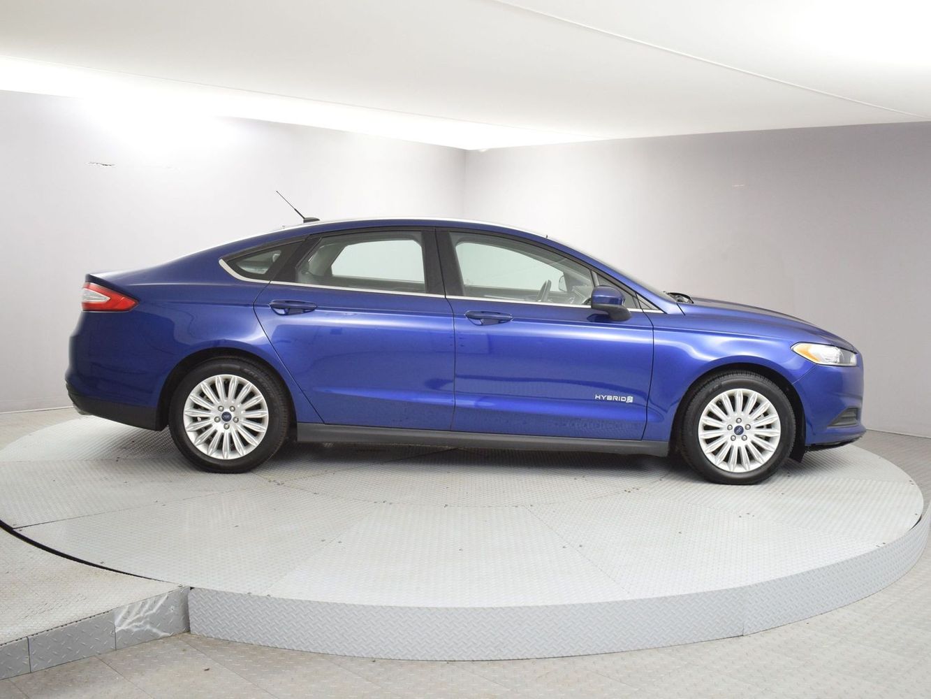 Ford Fusion Hybrid's photo