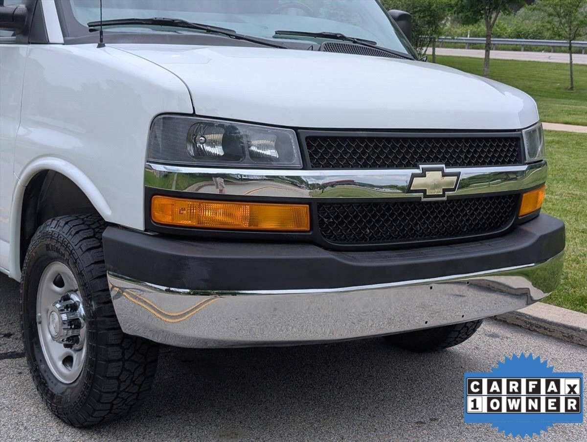 2018 Chevrolet Express 16