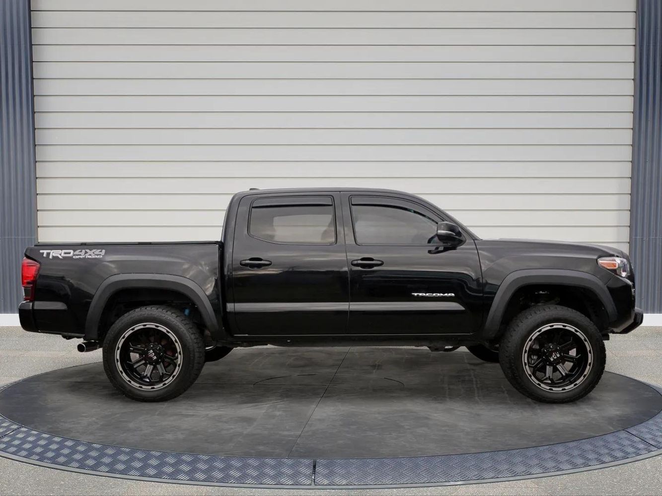 2018 Toyota Tacoma TRD Off Road photo 8