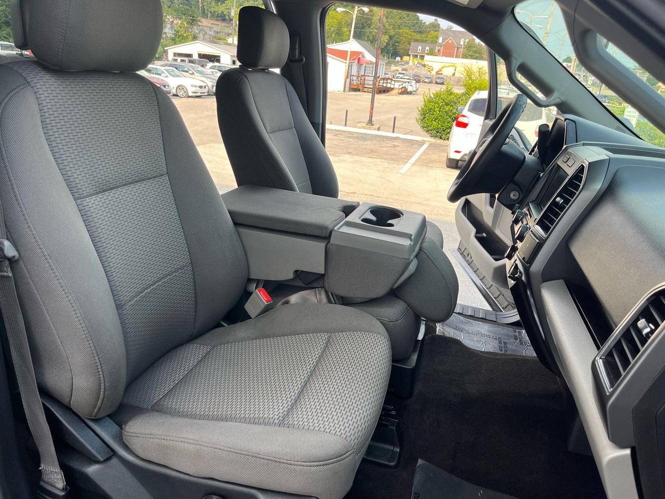 2019 Ford F-150 XLT photo 8