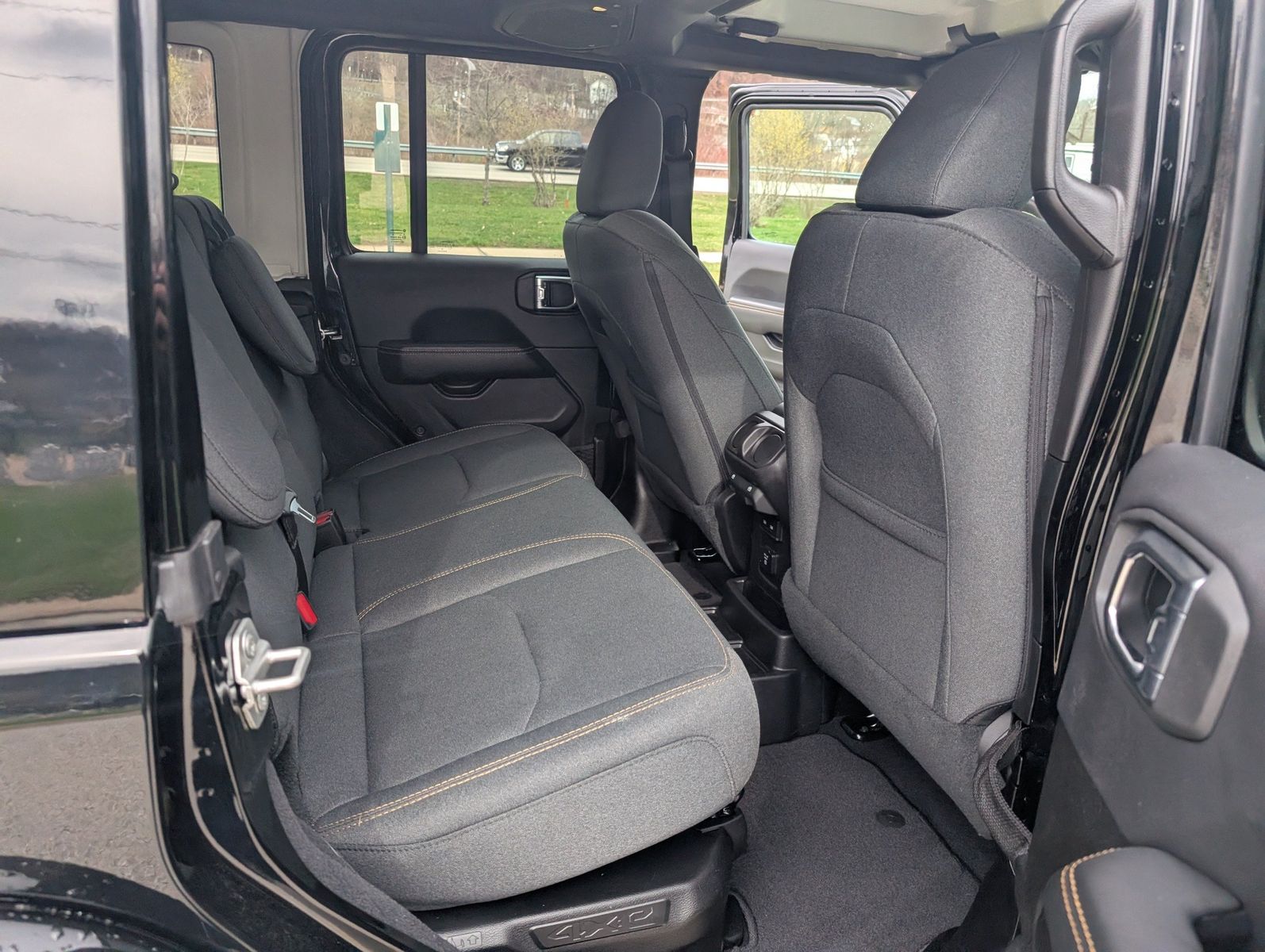 2025 Jeep Wrangler 4xe 35
