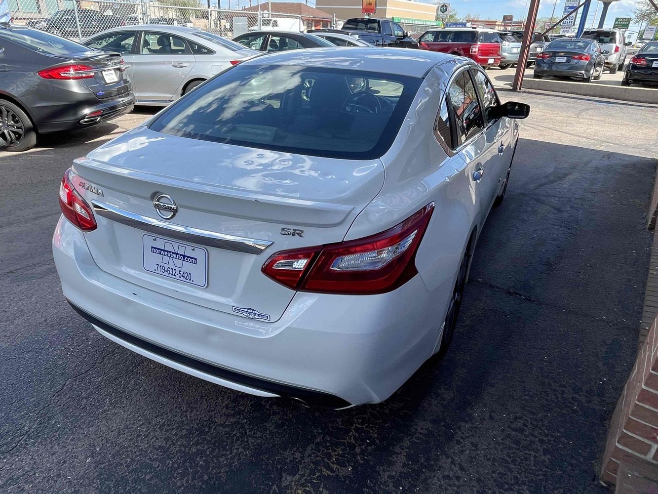 2016 Nissan Altima 2.5 SR Norwest Auto Sales