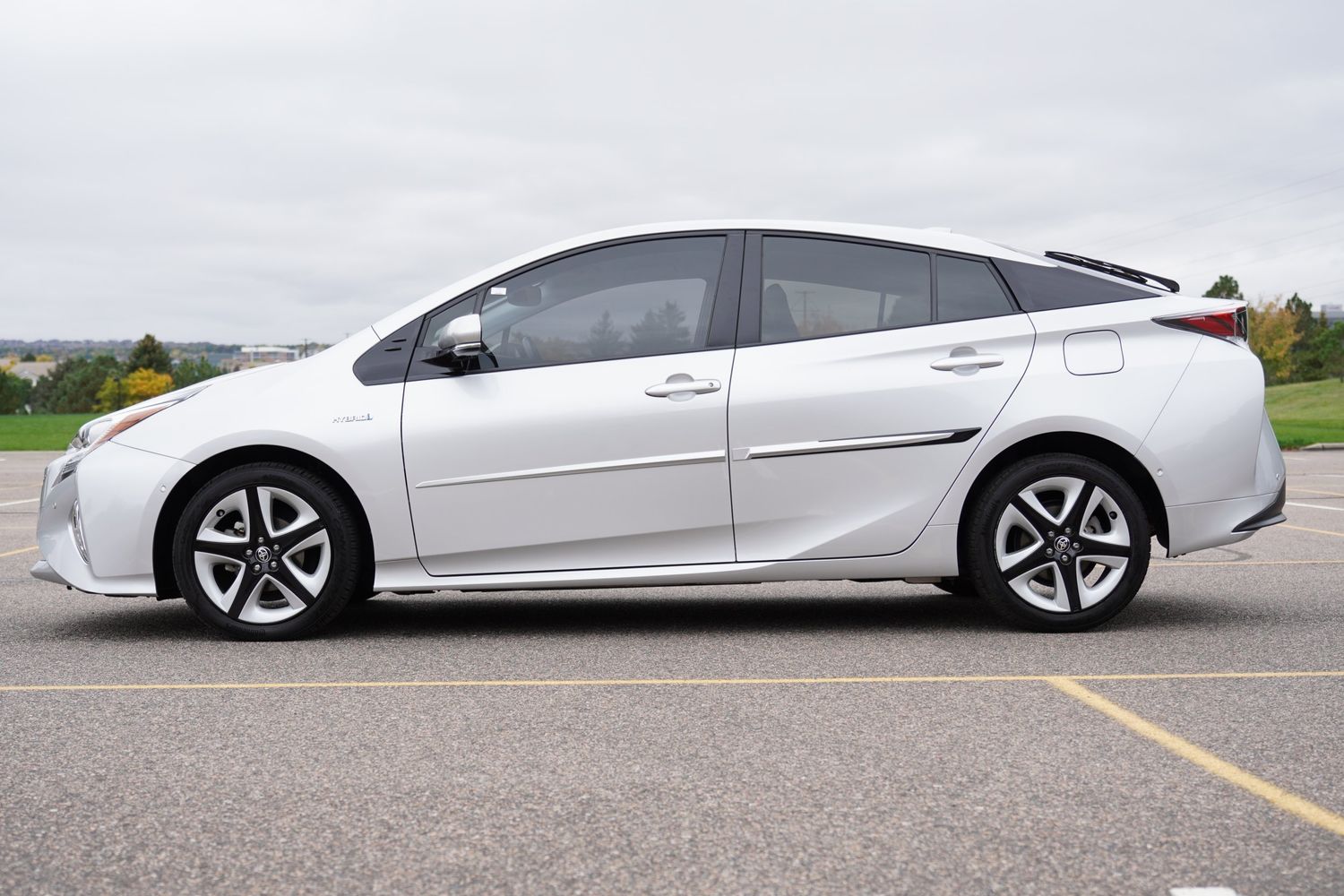 2018 Toyota Prius Four Touring photo 6