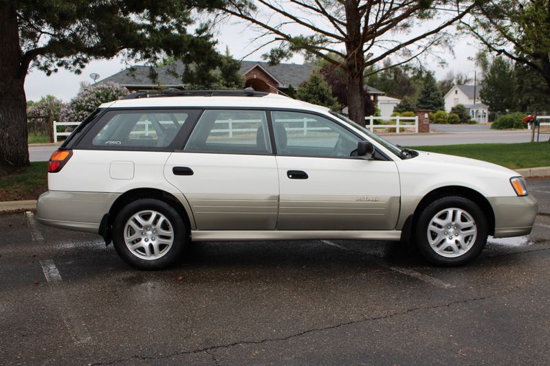 2000 Subaru Outback Photos
