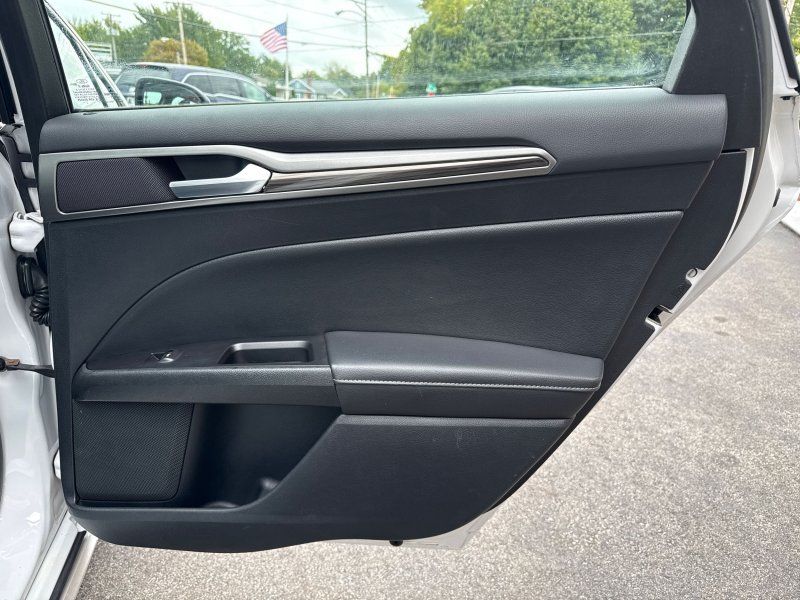 2018 Ford Fusion Hybrid SE photo 20