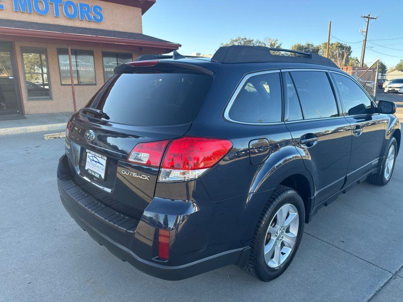 2013 Subaru Outback 2.5i Limited photo 3
