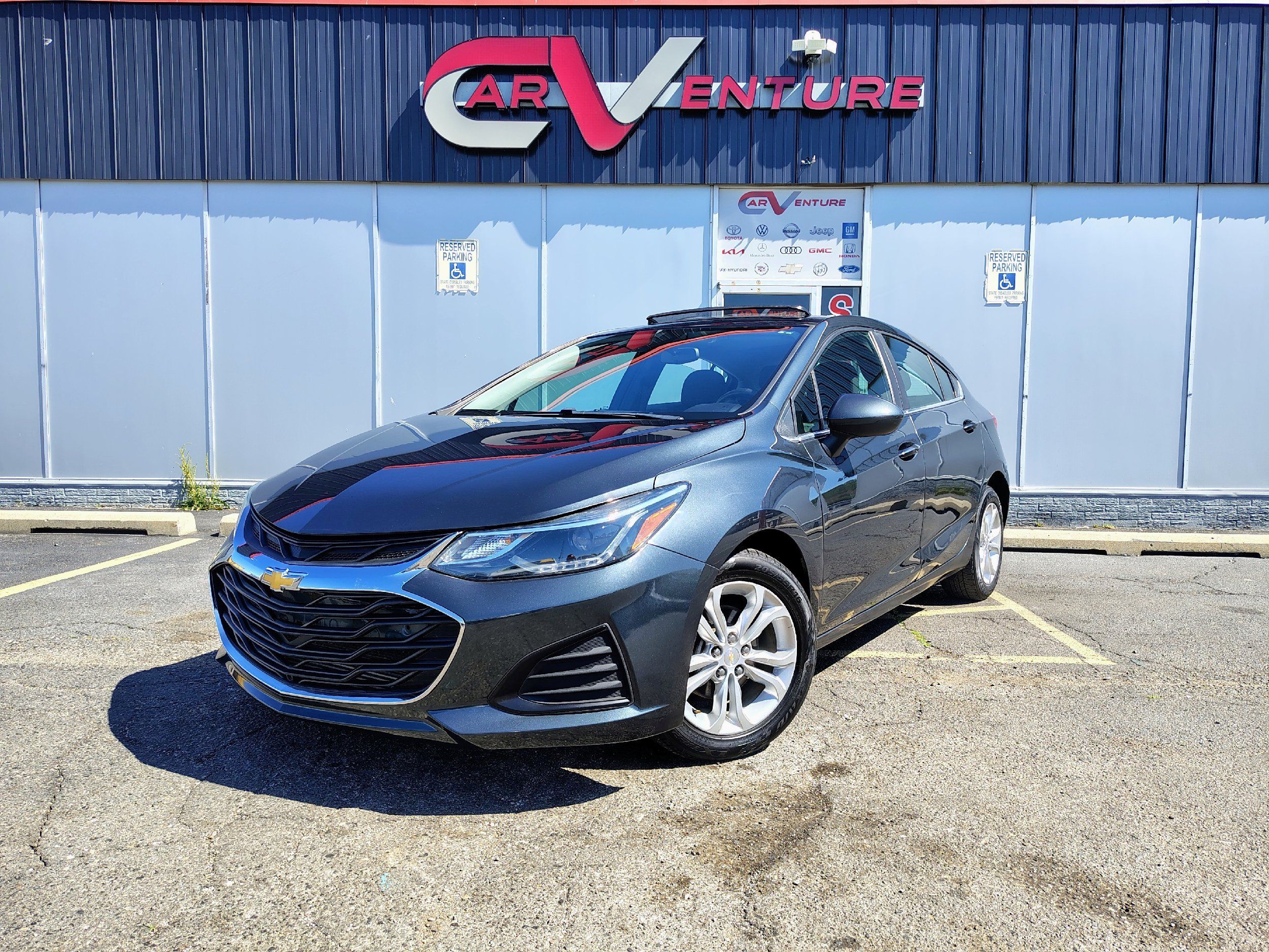 2019 Chevrolet Cruze LT Hatchback Auto's photo