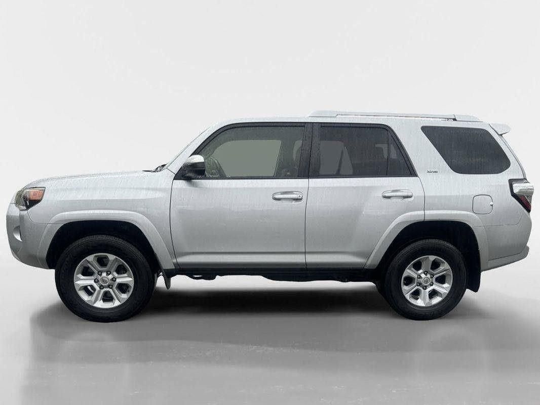 2017 Toyota 4Runner SR5 Premium photo 2
