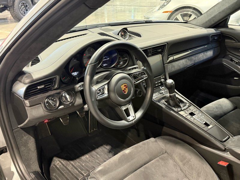 2017 Porsche 911 Carrera GTS, photo 10