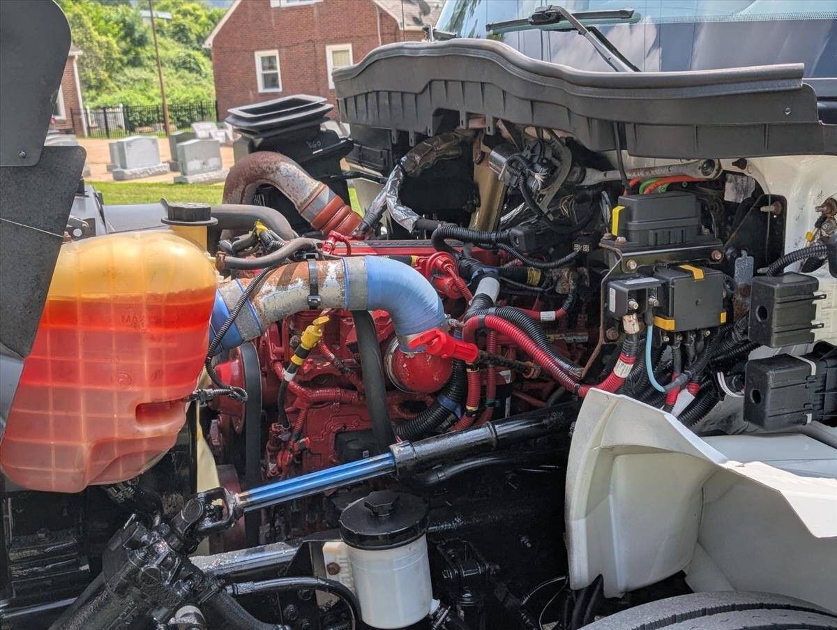 2018 International DuraStar 4300 98