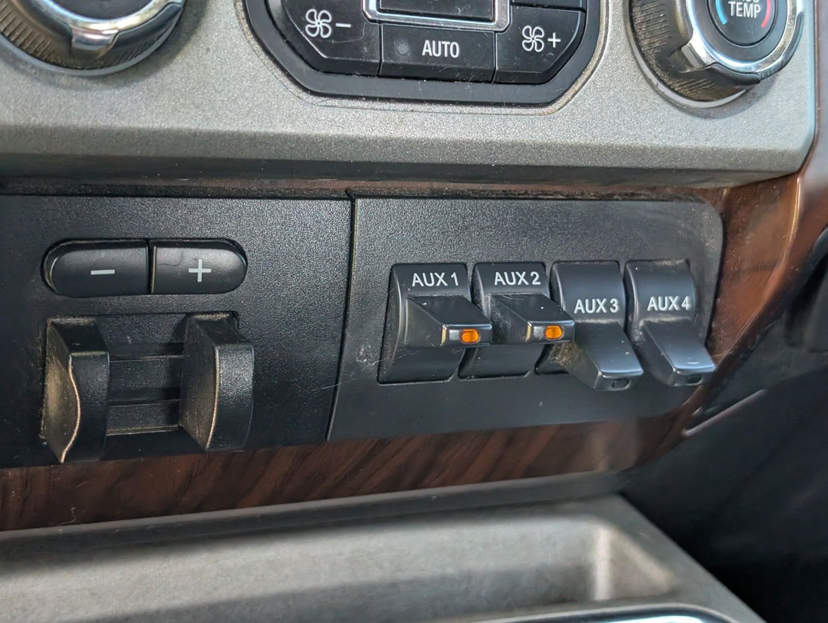 2015 Ford F-350 75