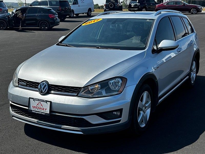 2017 Volkswagen Golf Alltrack Alltrack SEL's photo