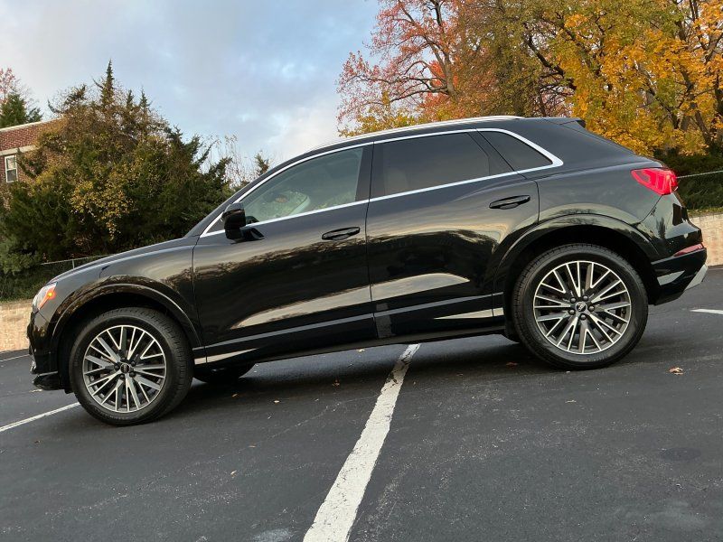 2021 Audi Q3 Premium's photo