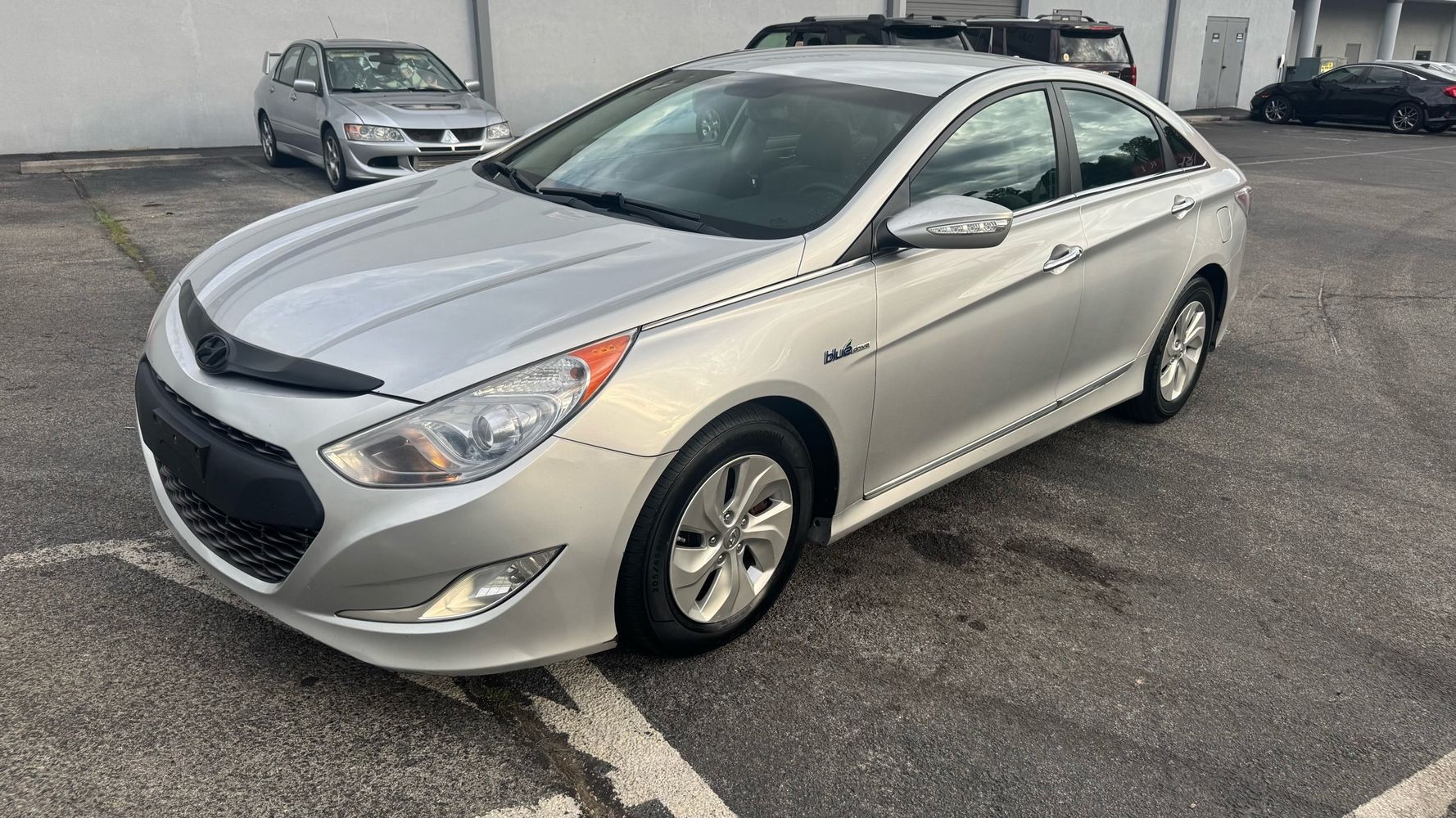 2013 Hyundai Sonata Hybrid Limited photo 2