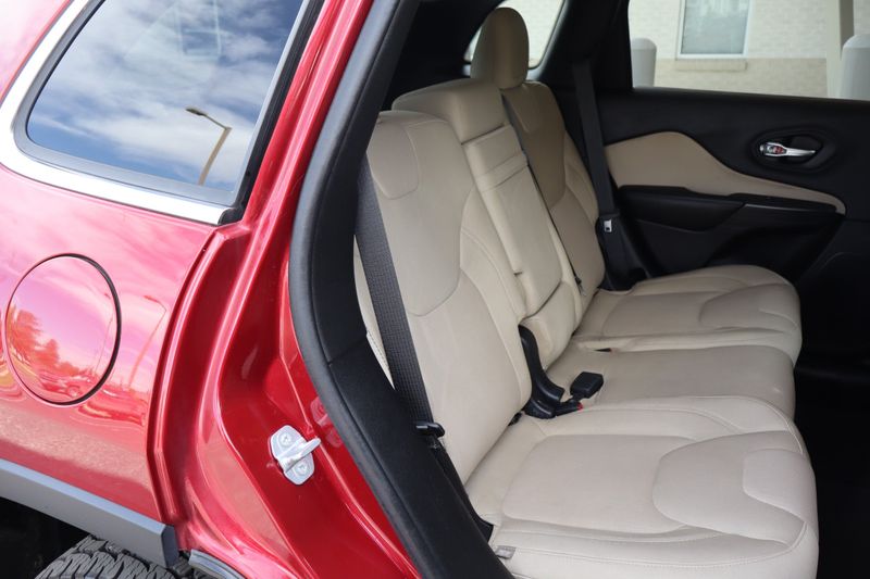 2015 Jeep Cherokee Latitude | Victory Motors of Colorado