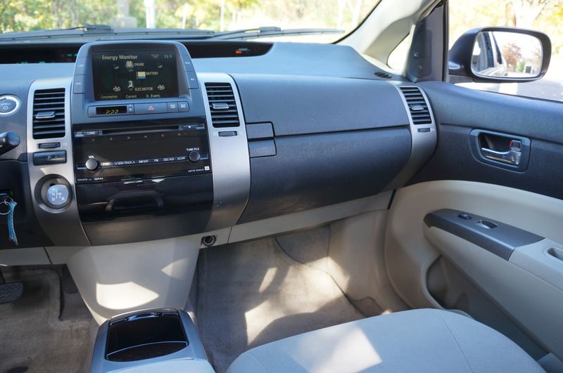 2006 Toyota Prius Premium | Zoom Auto Group - Used Cars New