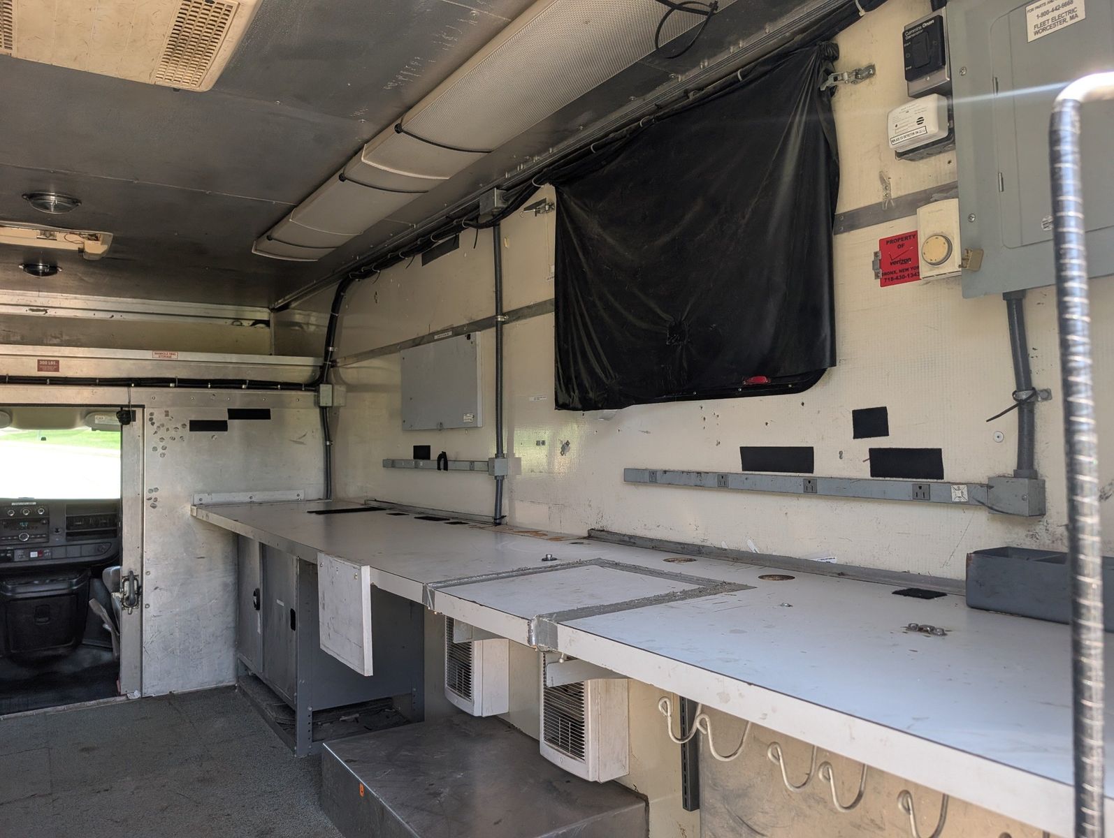 2009 Chevrolet Express Cutaway 47