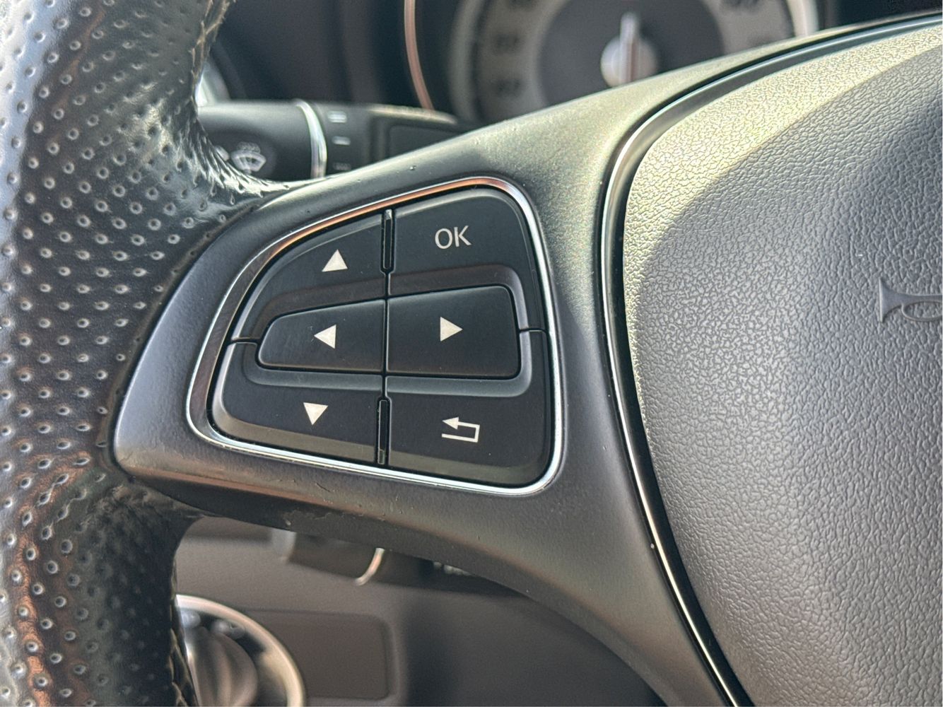 2015 Mercedes Benz CLA 250 photo 15