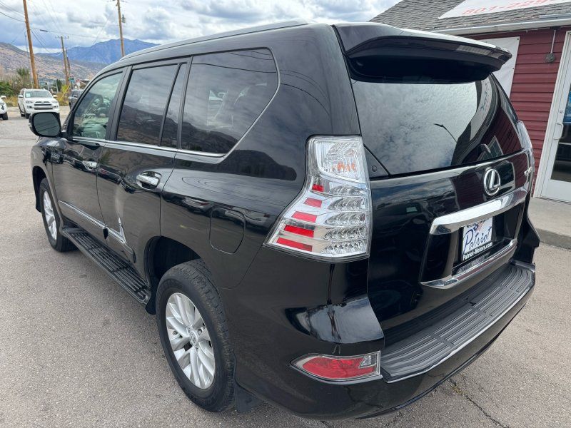 2019 Lexus GX 460 Premium photo 2