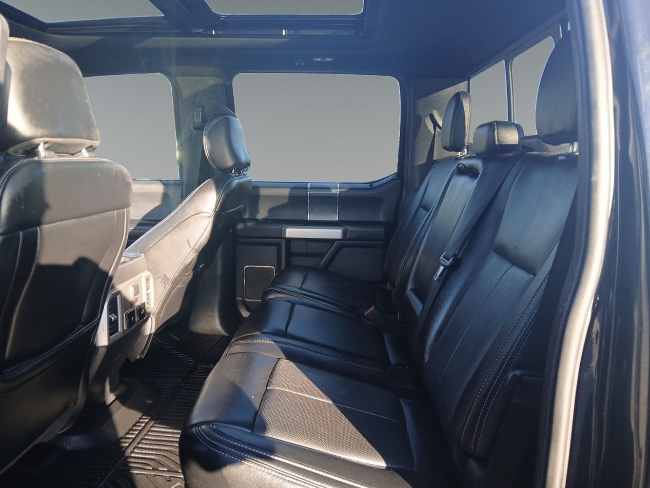 2020 Ford F-150 Lariat photo 12