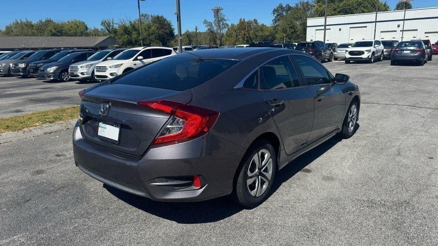 2017 Honda Civic LX photo 4