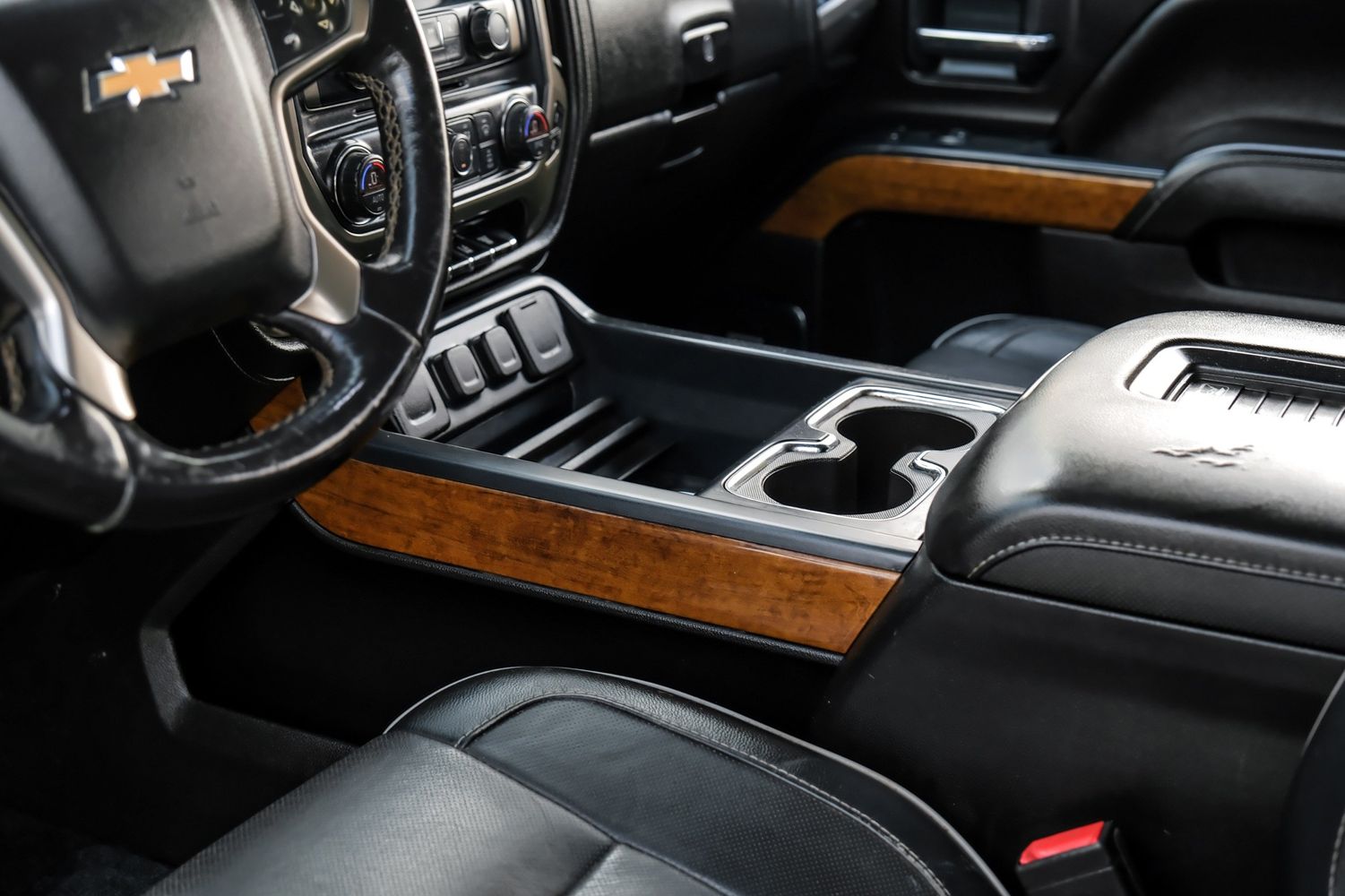 2018 Chevrolet Silverado High Country photo 31