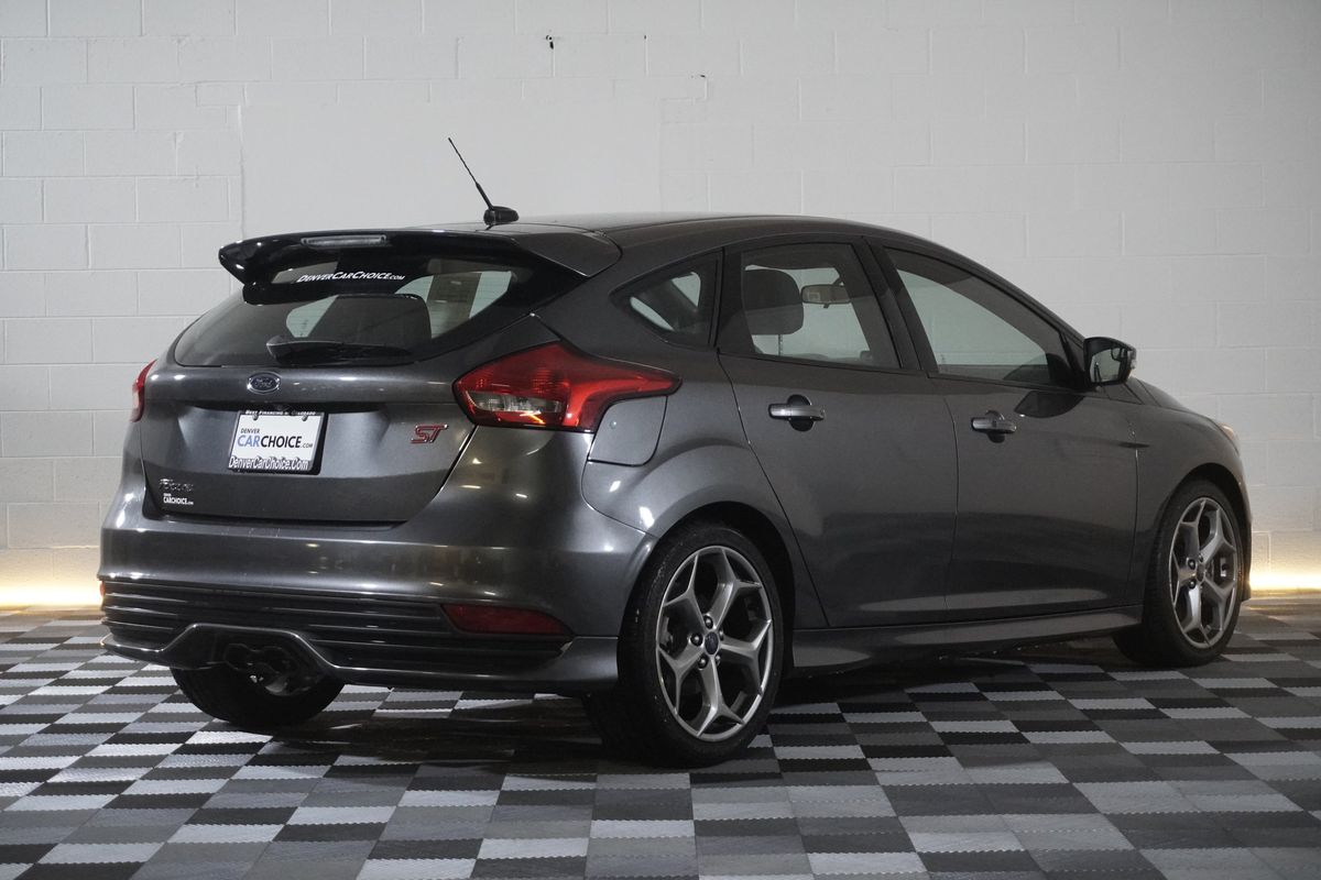 2017 Ford Focus ST 
