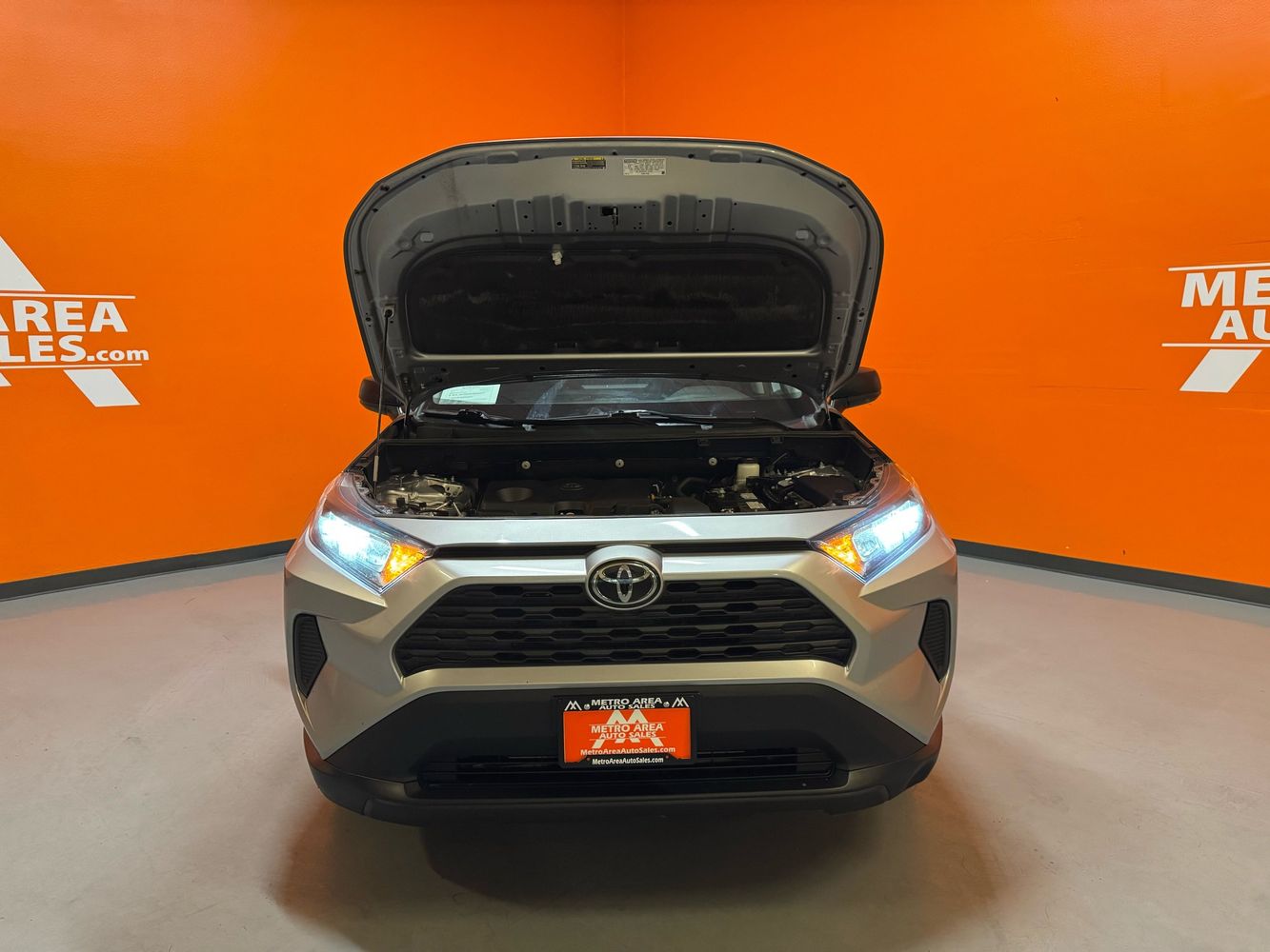 2022 Toyota RAV4 LE photo 16
