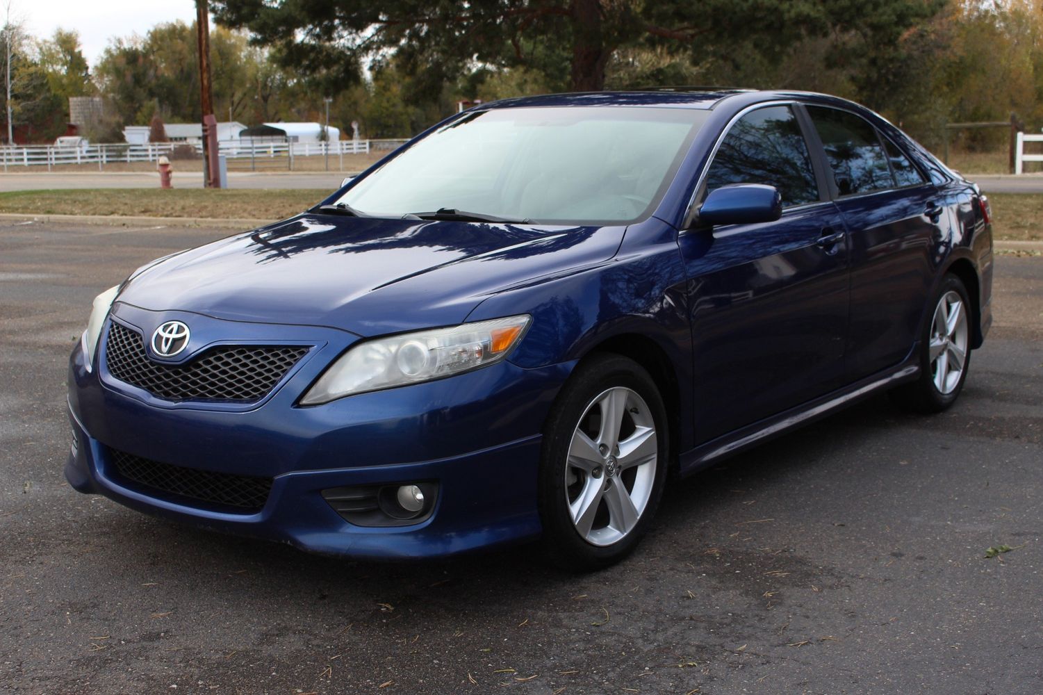 2011 Toyota Camry SE V6 | Victory Motors of Colorado