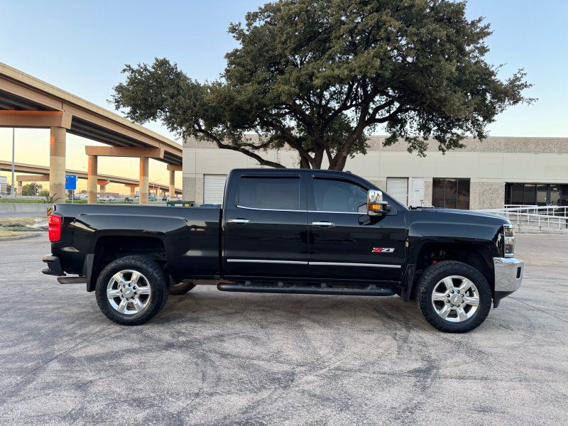 2018 Chevrolet Silverado 2500HD LTZ photo 4