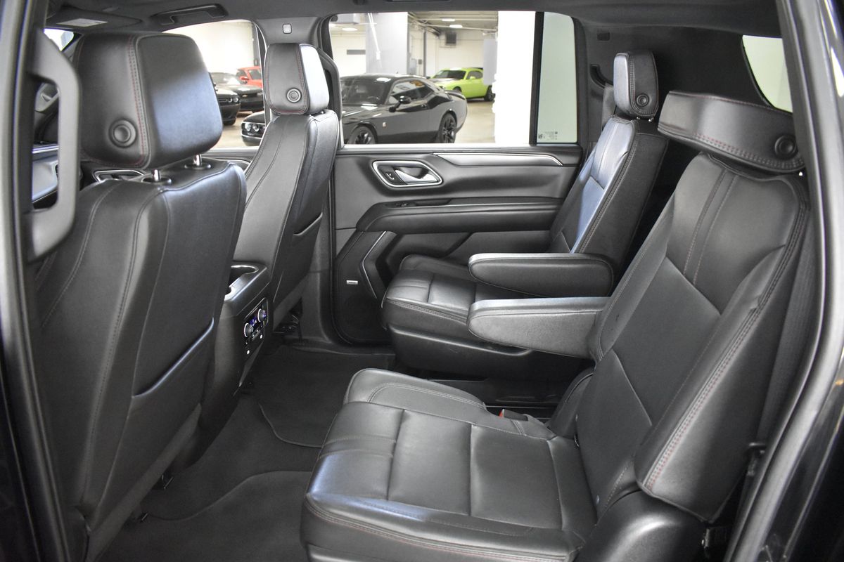 2023 Chevrolet Suburban 4WD RST