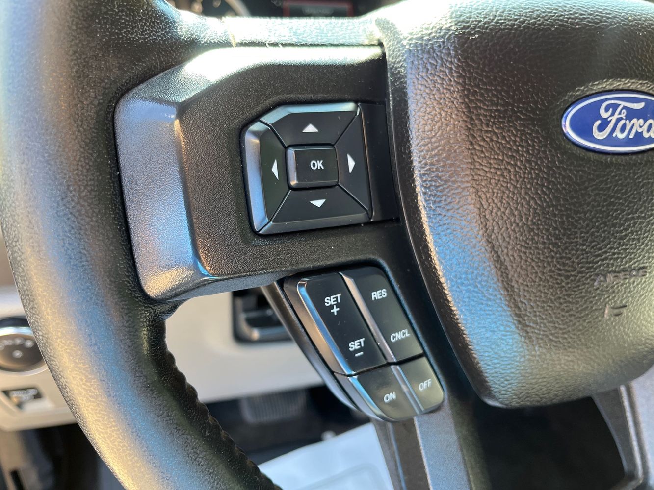 2018 Ford F-150 XLT photo 13