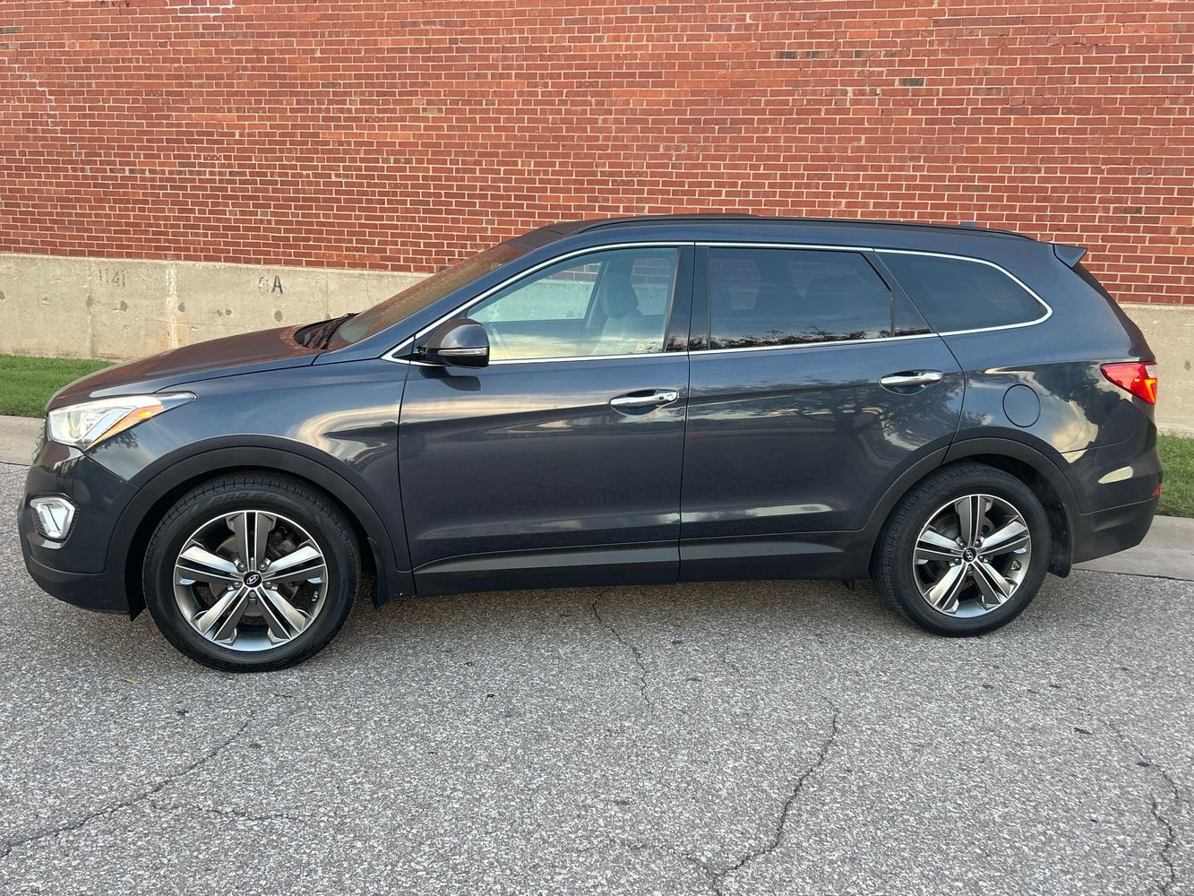 2014 Hyundai Santa Fe Limited photo 2