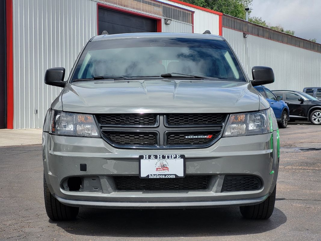 View vehicle photo 7