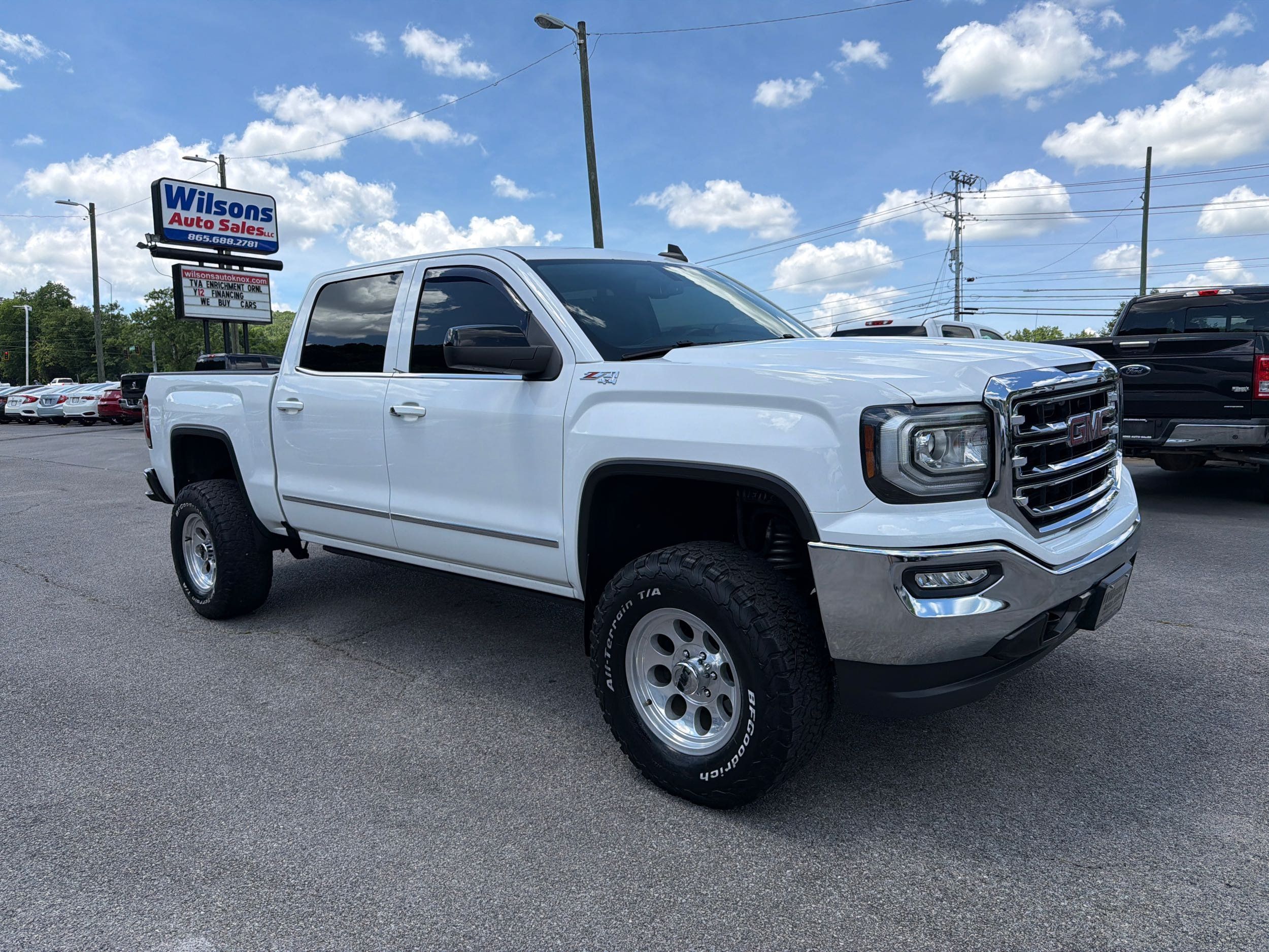 2017 GMC Sierra 4WD Crew Cab Short Box SLT's photo