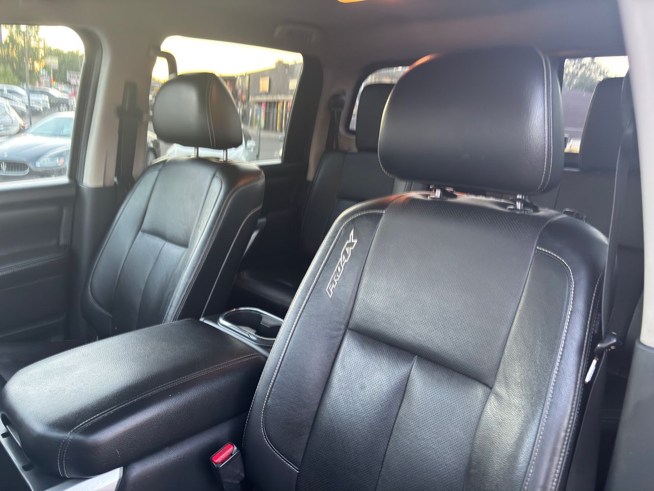 2016 Nissan Titan PRO-4X photo 43