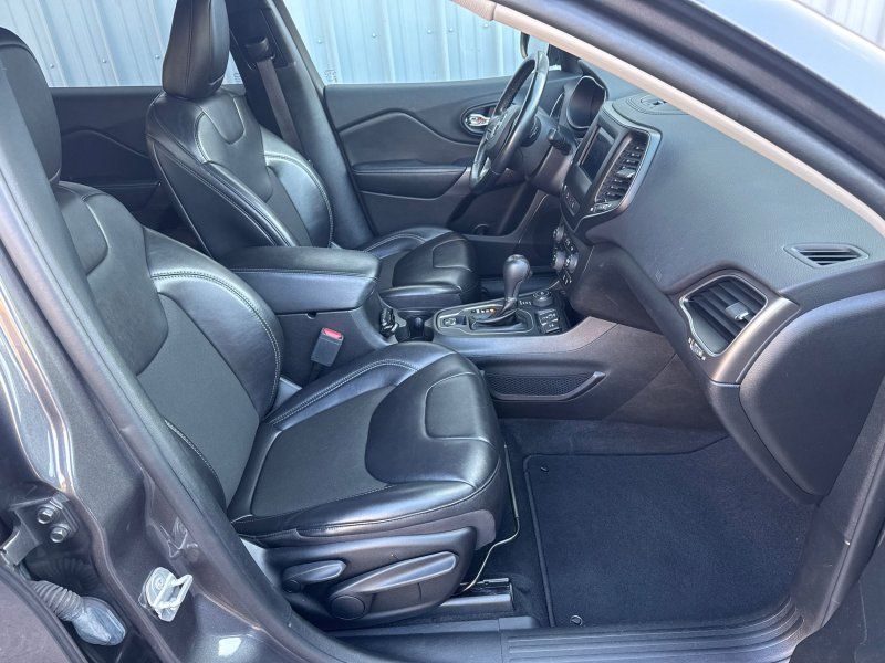 2021 Jeep Cherokee Latitude photo 26