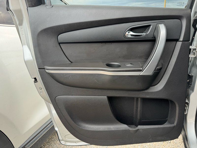 2010 Gmc Acadia photo 24