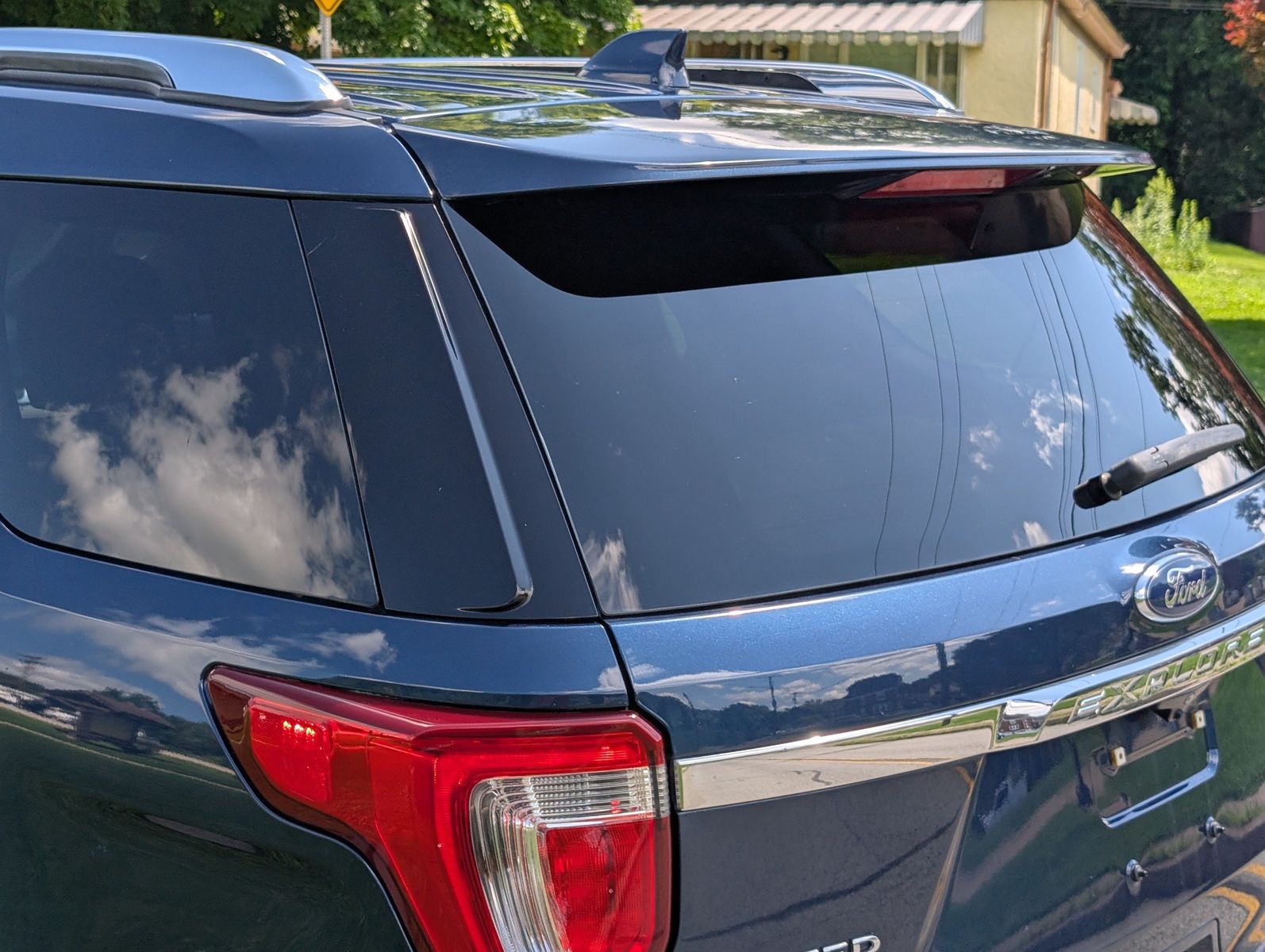 2017 Ford Explorer 28