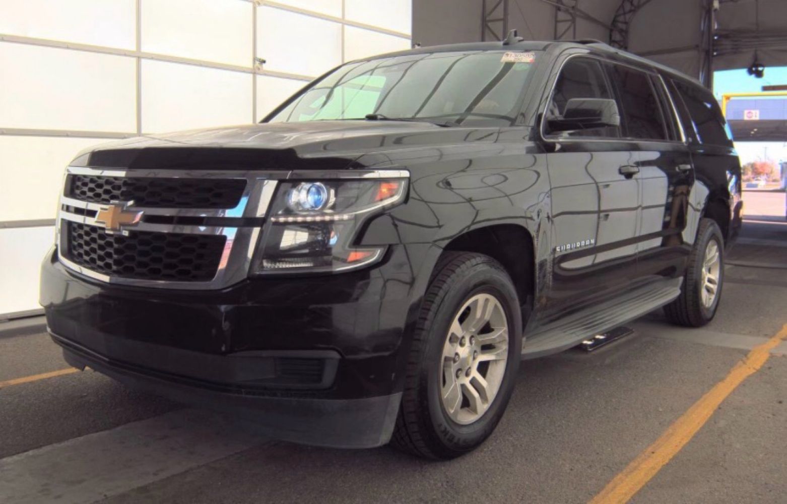 2015 Chevrolet Suburban LT's photo