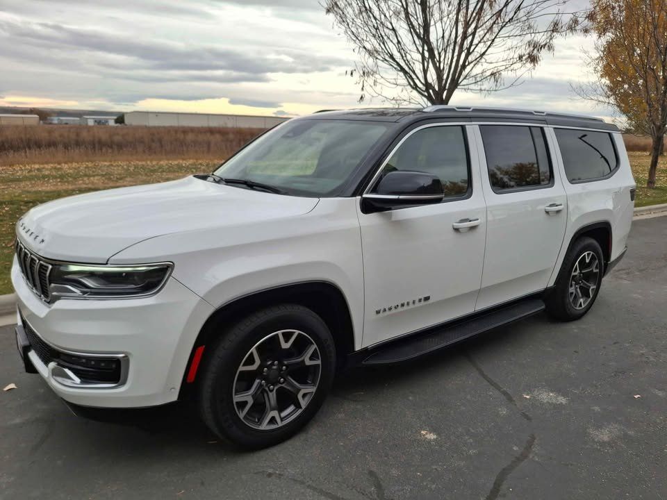 2024 Jeep Wagoneer L Series III's photo