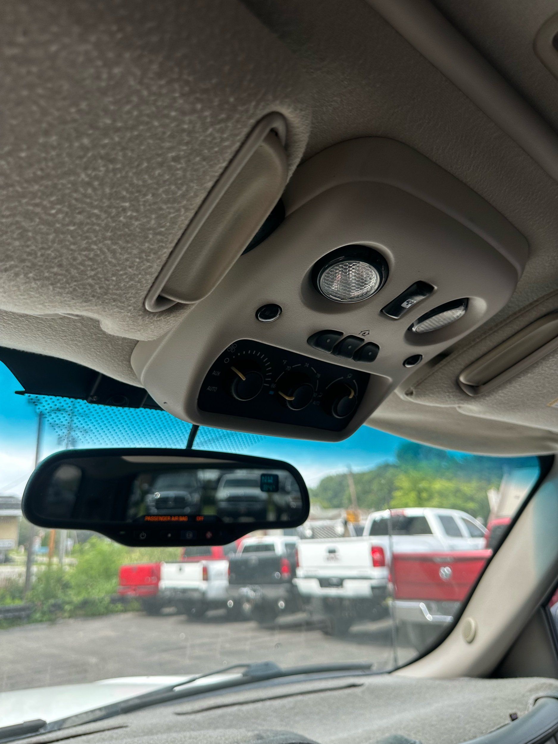 2005 GMC Yukon Denali - Photo 16